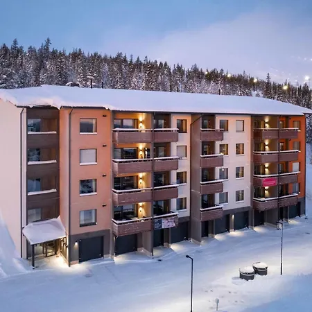 Yllaes 4 Ski-in, Incl 2 Winter Lift Passes * Ylläsjärvi