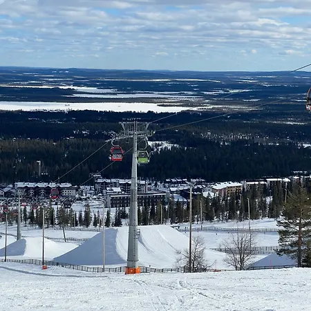 Yllaes 4 Ski-in, Incl 2 Winter Lift Passes Ylläsjärvi