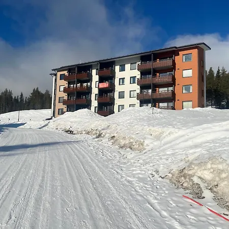 Yllaes 4 Ski-in, Incl 2 Winter Lift Passes * Ylläsjärvi