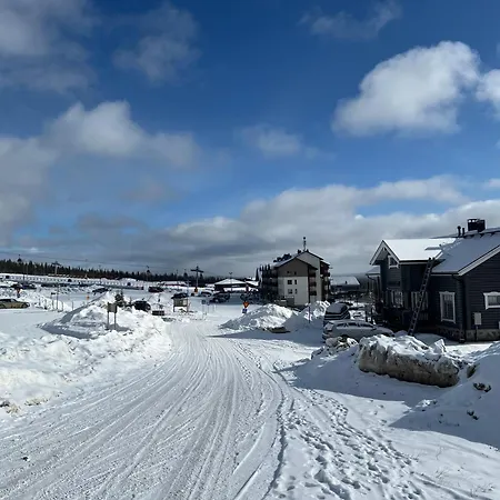 Yllaes 4 Ski-in, Incl 2 Winter Lift Passes Ylläsjärvi
